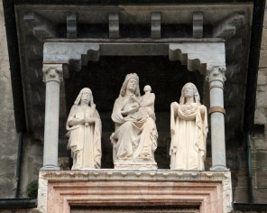 베르가모의 성녀 아스테리아와 성녀 그라타02_by Giovanni da Campione_photo by Sailko_at Basilica di Santa Maria Maggiore_Bergamo.JPG